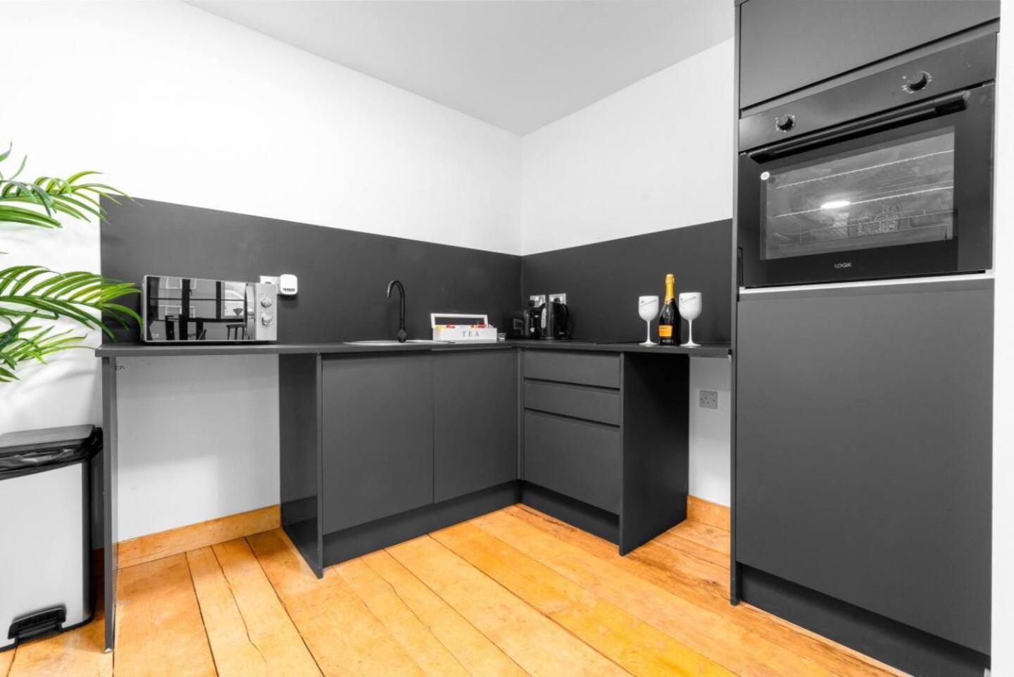 Loft Style Apartment - Near City Centre - Smart Tv- Wifi - Parking - Top Rated - 3Nt 伯明翰 外观 照片